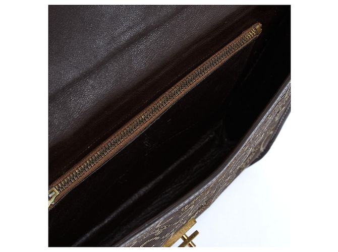 Diamond Céline Pochette Enveloppe Calèche 1985s Clutch in Tela Monogramma Marrone Celine D'oro - vista 8