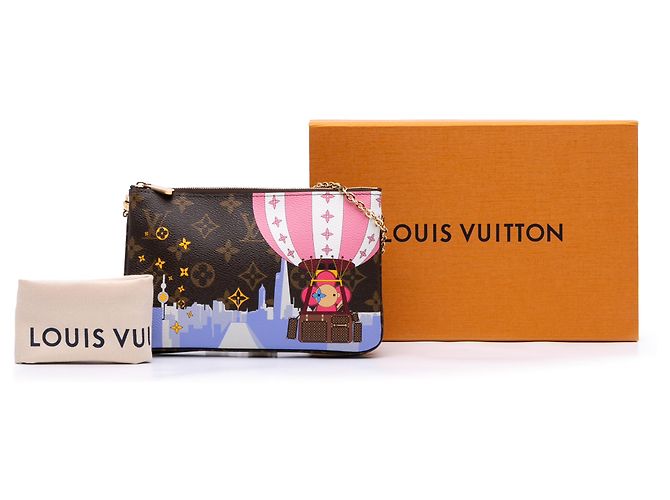 Pochette Illustre Vivienne Shanghai in Monogram Marrone con Doppia Zip Louis Vuitton - vista 10