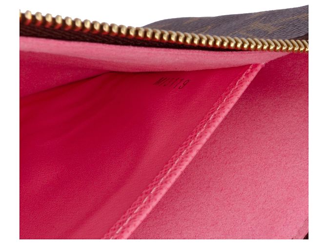 Pochette Illustre Vivienne Shanghai in Monogram Marrone con Doppia Zip Louis Vuitton - vista 5