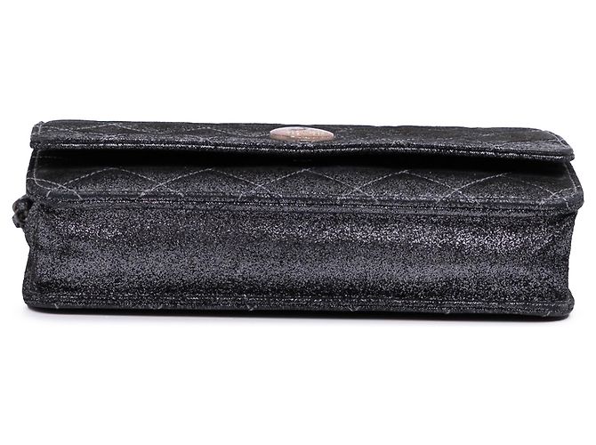 Wallet On Chain Carteira de corrente em couro de cordeiro matelassado iridescente prateada com padrão tartan da Chanel Prata - vista 3