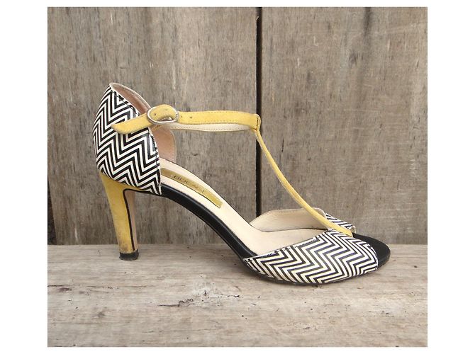 Autre Marque Bocage Ledersandalen Schwarz Weiß Gelb 8cm Absatz - Ansicht 2