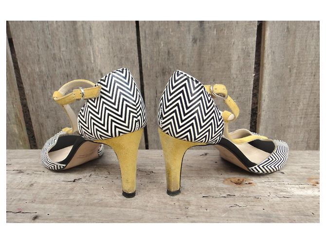 Autre Marque Bocage Ledersandalen Schwarz Weiß Gelb 8cm Absatz - Ansicht 5