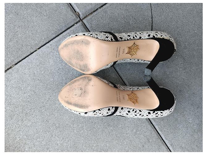 Décolleté Charlotte Olympia in Pizzo Ecru e Velluto Nero Crudo - vista 3