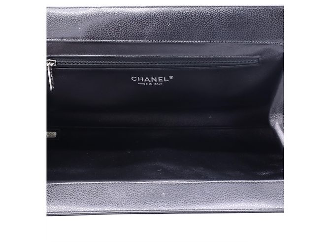 Timeless Chanel Große CC Rahmen gesteppte Clutch-Tasche aus schwarzem Leder - Ansicht 5