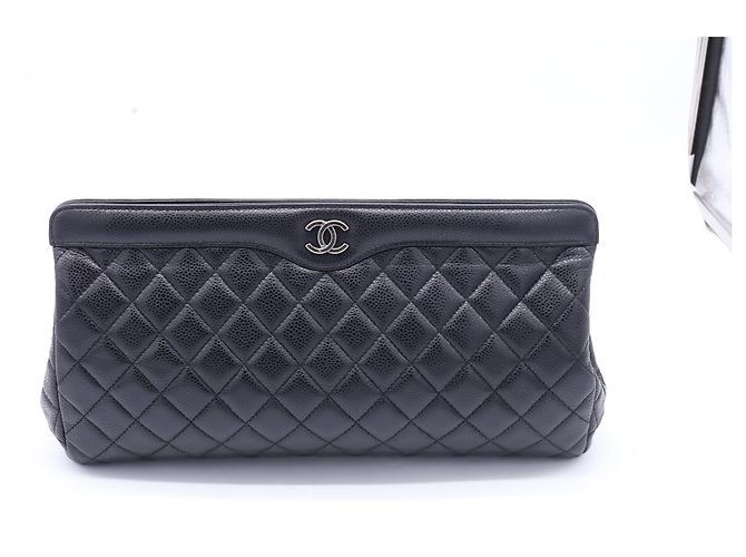 Timeless Chanel Große CC Rahmen gesteppte Clutch-Tasche aus schwarzem Leder - Ansicht 9