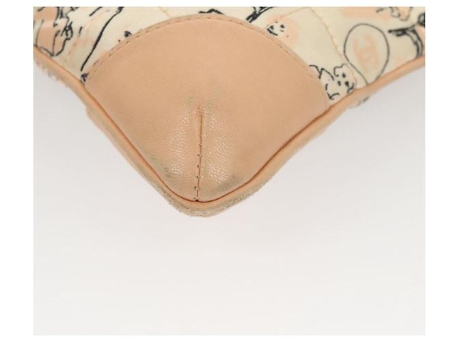 Chanel Pochette Accessorio in Seta Beige Oro CC Auth 125970 D'oro - vista 13