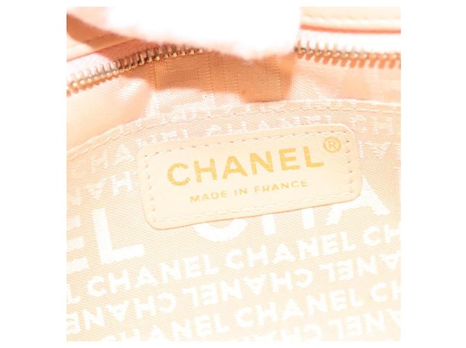 Chanel Pochette Accessorio in Seta Beige Oro CC Auth 125970 D'oro - vista 15