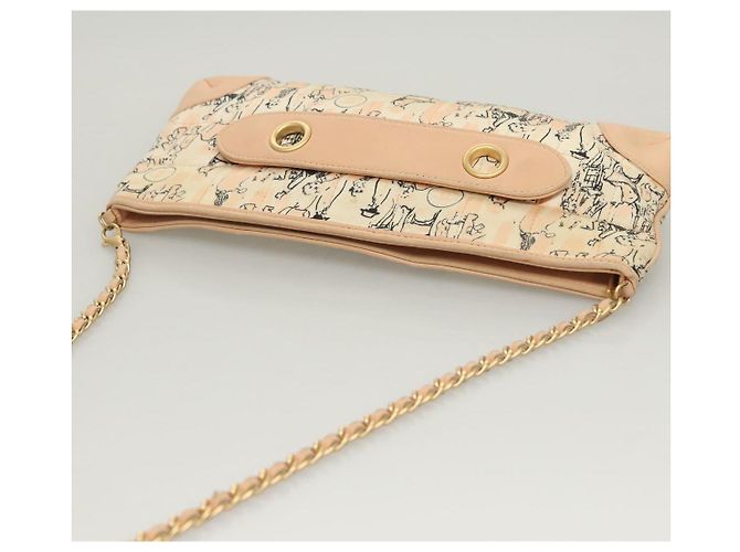 Chanel Pochette Accessorio in Seta Beige Oro CC Auth 125970 D'oro - vista 6