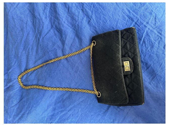 2.55 Borsa a mano Chanel in tessuto nero - vista 2