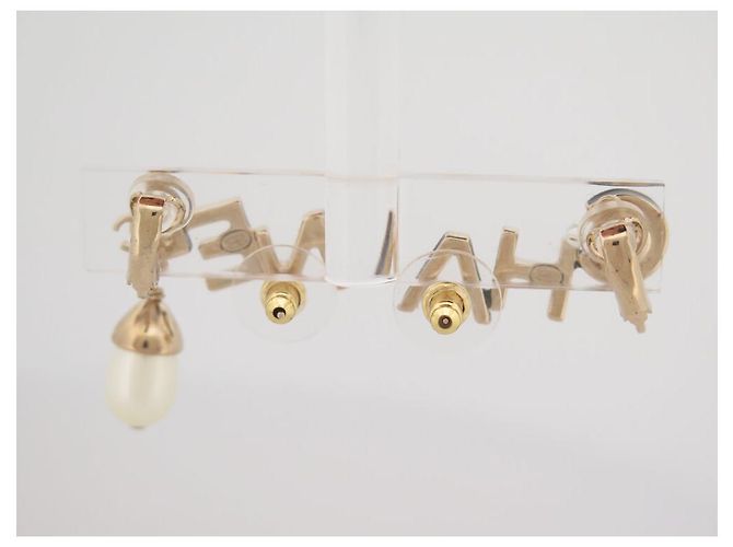 NUOVE ORECCHINI CHANEL AB9508 LOGO CC LETTERE E PERLE D'oro - vista 4