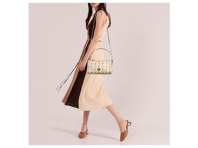 Borsa a tracolla in pelle MCM Visetos beige - vista 3