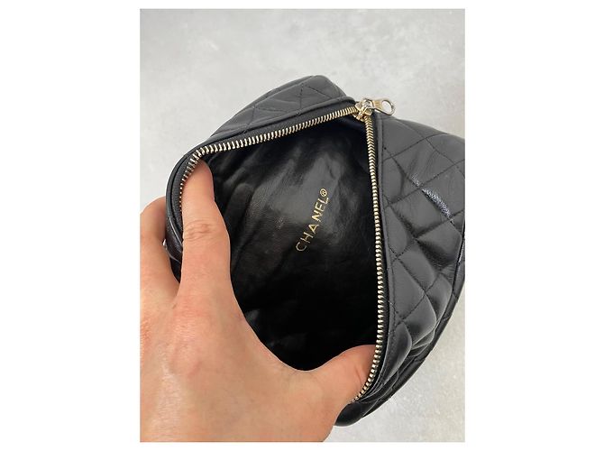 Borsa Banana Chanel in Pelle di Agnello Nera con Hardware Oro Nero Gold hardware - vista 9