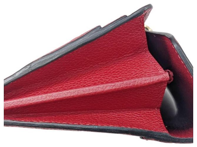 Louis Vuitton Metis Roja - vista 3