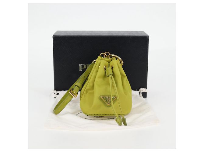 Pochette Prada in nylon verde oro Auth 126000M D'oro - vista 12