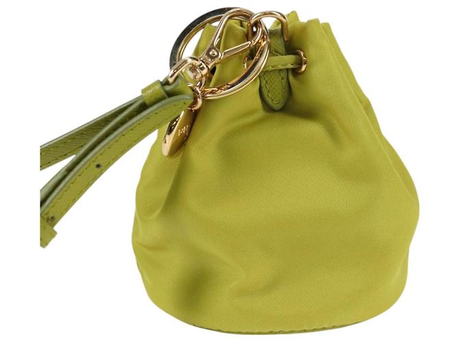 Pochette Prada in nylon verde oro Auth 126000M D'oro - vista 2