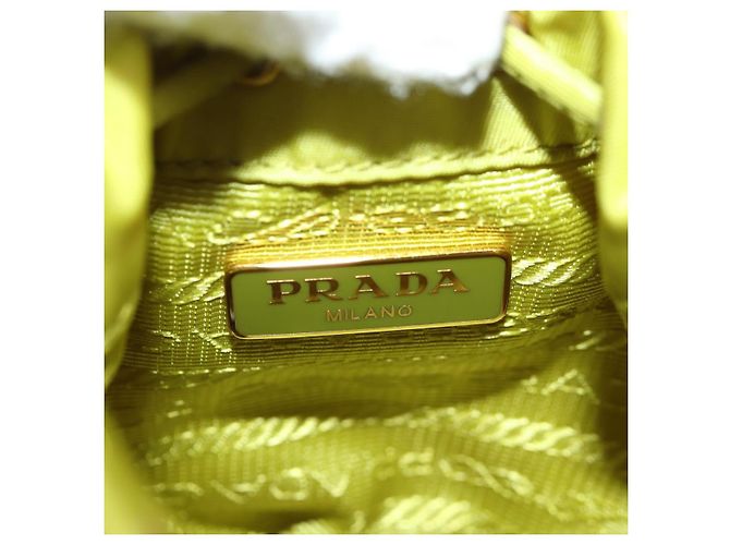Pochette Prada in nylon verde oro Auth 126000M D'oro - vista 21