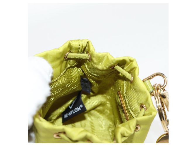 Pochette Prada in nylon verde oro Auth 126000M D'oro - vista 22