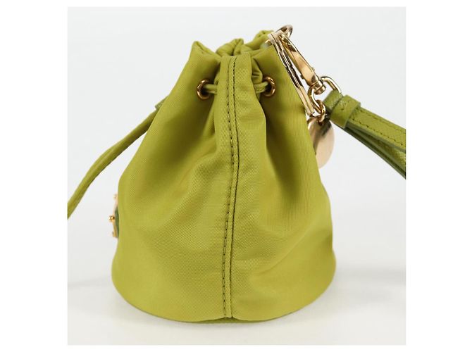 Pochette Prada in nylon verde oro Auth 126000M D'oro - vista 4