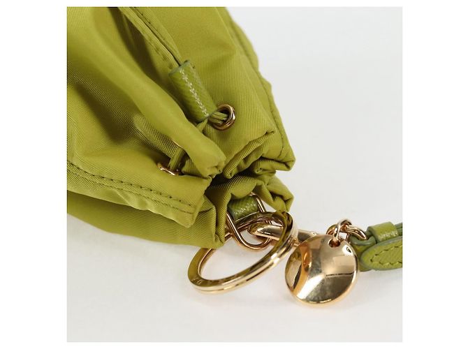 Pochette Prada in nylon verde oro Auth 126000M D'oro - vista 6
