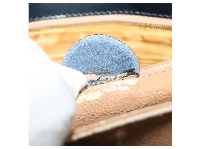 Céline Borsa a Spalla CELINE Circle in Pelle Blu Navy Oro Auth 126033 D'oro - vista 12