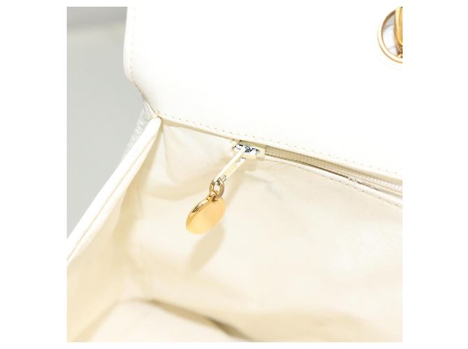 CHANEL Borsa a Mano Matelassé con Catena in Pelle di Caviale Oro Bianco CC Auth bs26565 D'oro - vista 19