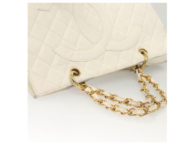 CHANEL Borsa a Mano Matelassé con Catena in Pelle di Caviale Oro Bianco CC Auth bs26565 D'oro - vista 6