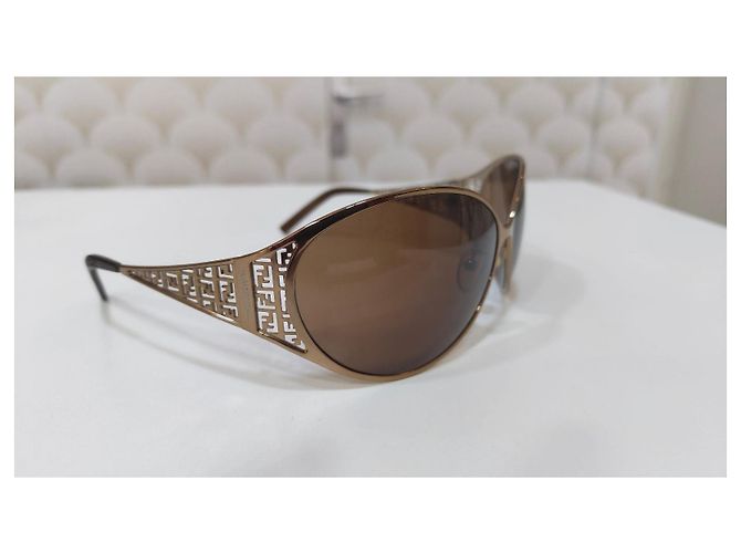 Gafas de sol Fendi Doradas Lentes Marrones Degradadas Dorado - vista 2