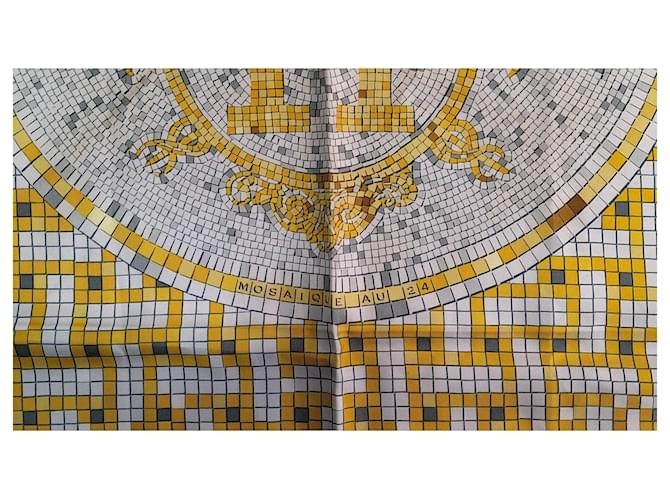 Hermès Sciarpa di Seta Mosaico al 24 Gialla Giallo - vista 9