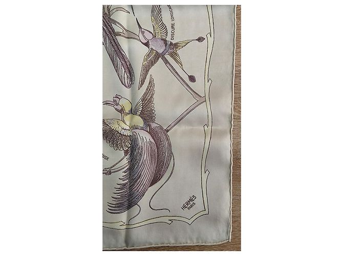 Hermès Lenço de seda As Aves das Ilhas Bege - vista 11