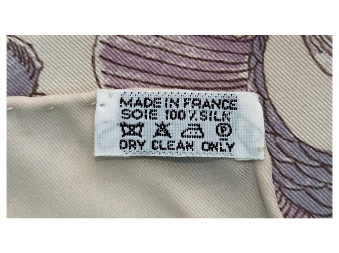 Hermès Lenço de seda As Aves das Ilhas Bege - vista 3
