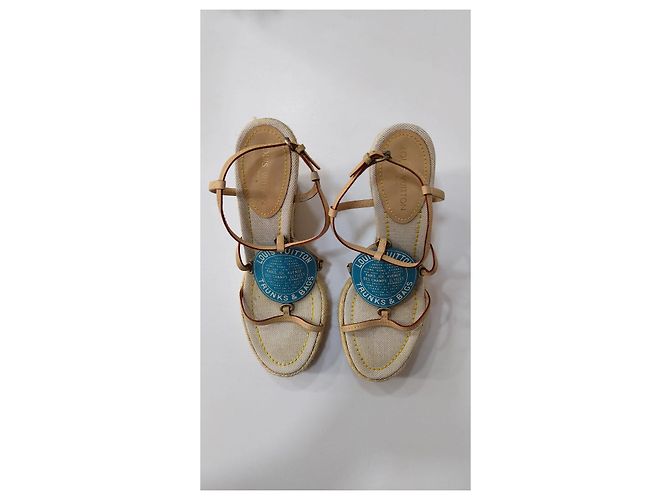 Louis Vuitton Sandali con zeppa a piattaforma Beige - vista 9