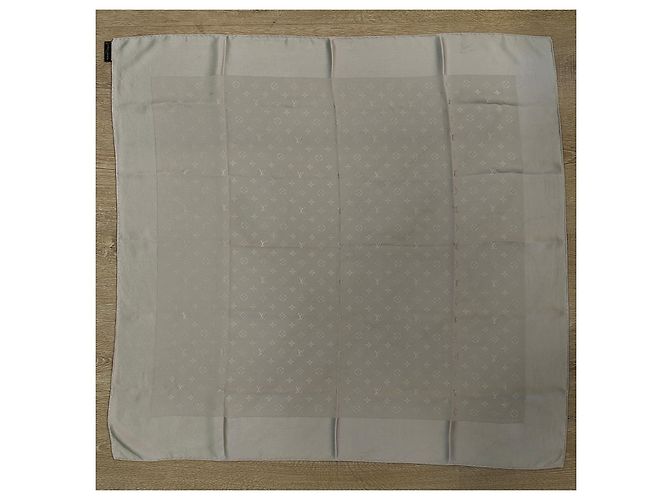 Louis Vuitton Klassisches Monogramm Quadrat Seidentuch Hellgrau Beige - Ansicht 2