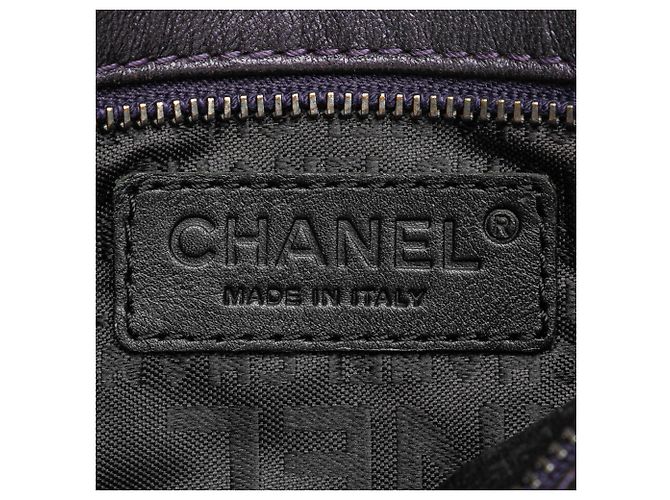 Pochete de corrente Camélia em couro de cordeiro roxo da Chanel - vista 5