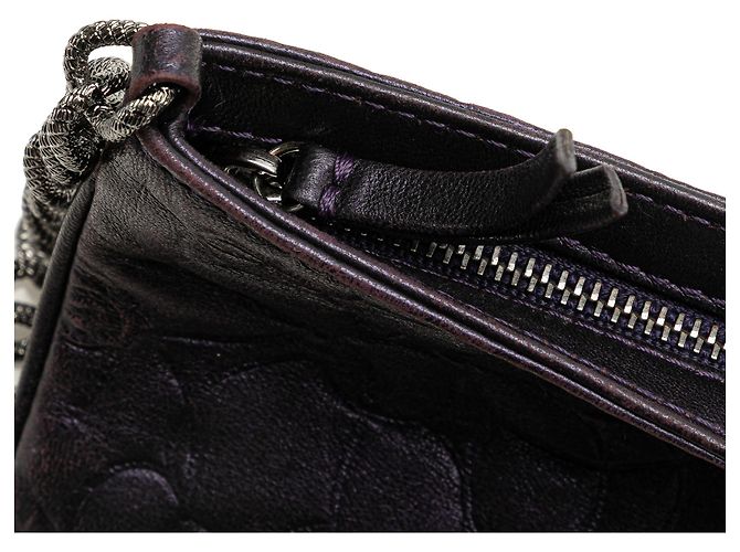 Pochete de corrente Camélia em couro de cordeiro roxo da Chanel - vista 7