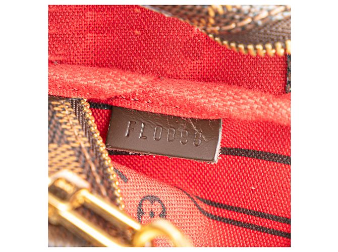 Mini Pochette Accessoires Louis Vuitton in Damier Ébène marrone - vista 6