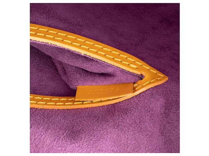 Borsa Louis Vuitton Alma PM in pelle Epi gialla Giallo - vista 18
