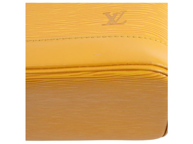 Borsa Louis Vuitton Alma PM in pelle Epi gialla Giallo - vista 4