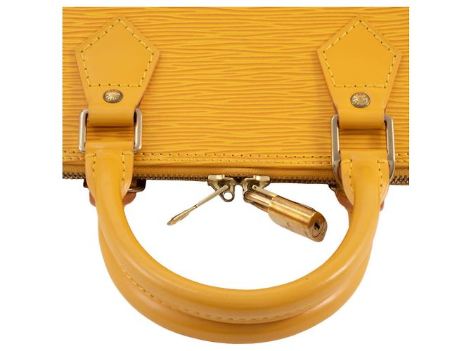 Borsa Louis Vuitton Alma PM in pelle Epi gialla Giallo - vista 5
