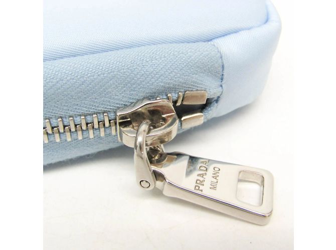 Pochette in nylon Prada in blu - vista 5