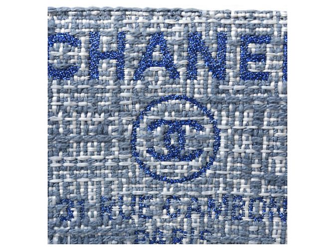 Cartera bi-fold de tweed azul Deauville de Chanel - vista 5