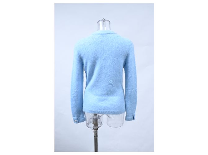 Timeless Chanel-Cardigan mit Knöpfen aus hellblauem Kaschmir - Ansicht 8