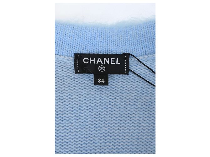 Timeless Chanel-Cardigan mit Knöpfen aus hellblauem Kaschmir - Ansicht 9
