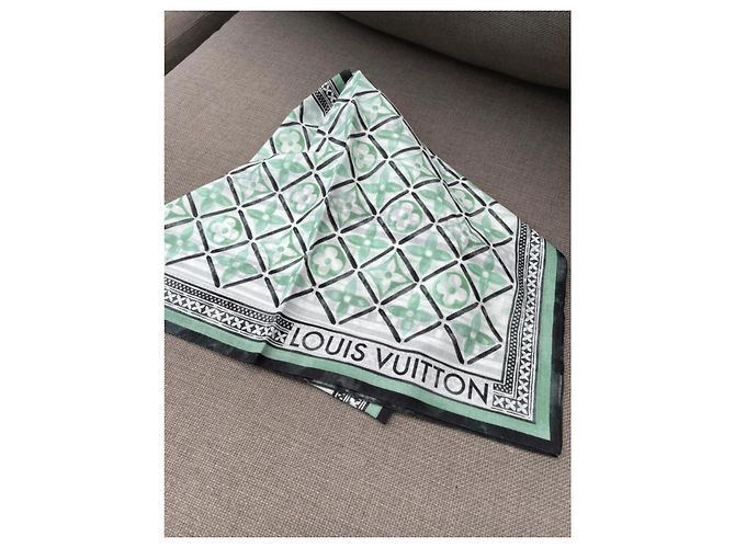 Pareo Louis Vuitton Monograma Flor Verde Algodón - vista 4