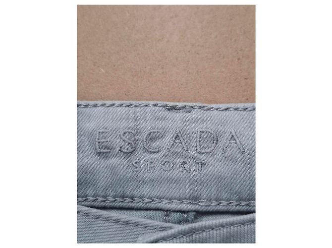 Jeans de pierna recta Escada en denim de algodón gris claro - vista 8