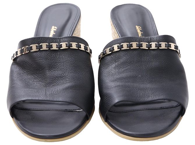 Salvatore Ferragamo Mule decorate Ferragamo Thassos in pelle nera - vista 2