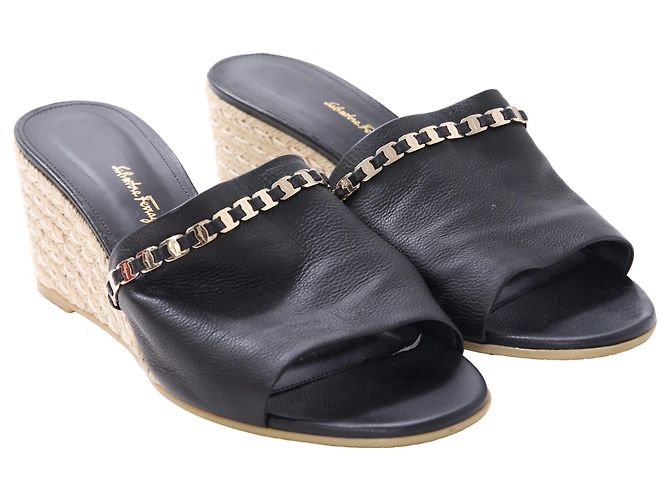 Salvatore Ferragamo Mule decorate Ferragamo Thassos in pelle nera - vista 4