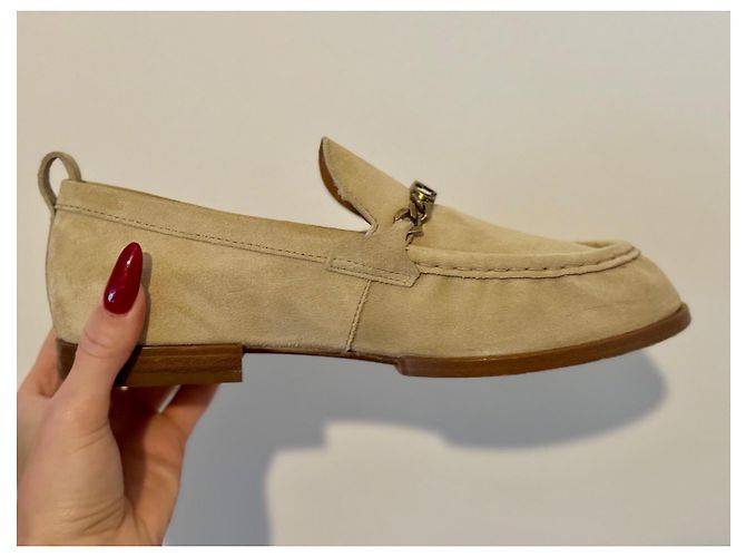 Mocassini Tod's T-chain in scamosciato beige - vista 12
