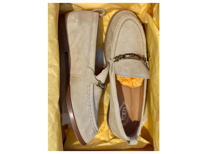 Mocassini Tod's T-chain in scamosciato beige - vista 9