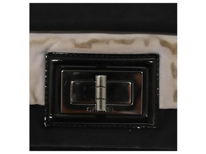 Borsa a spalla con catena CHANEL in nylon nero argento CC Auth 125969 - vista 19