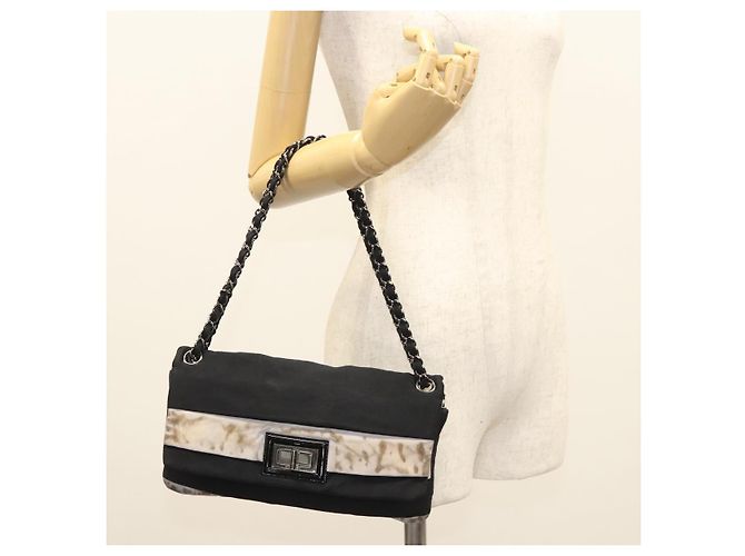 Borsa a spalla con catena CHANEL in nylon nero argento CC Auth 125969 - vista 32